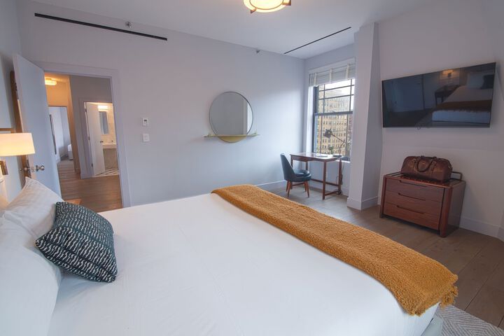Room 25 of 104