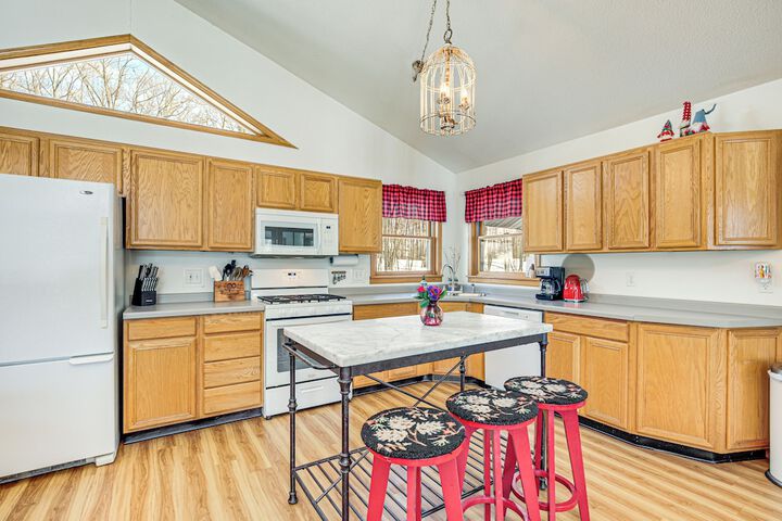Lakefront Home w / Private Beach in Rhinelander!