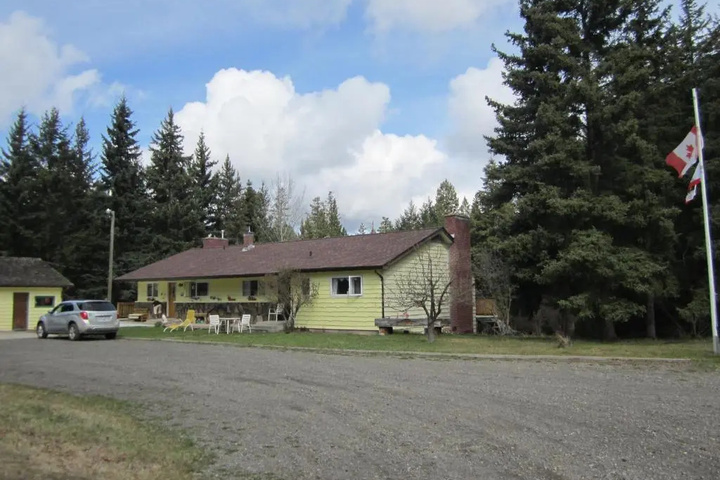 The Cozy Cubbyhole B & B
