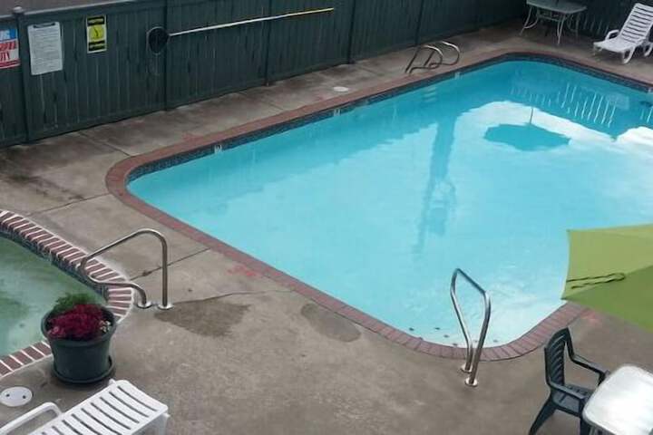 Pool 10 of 48