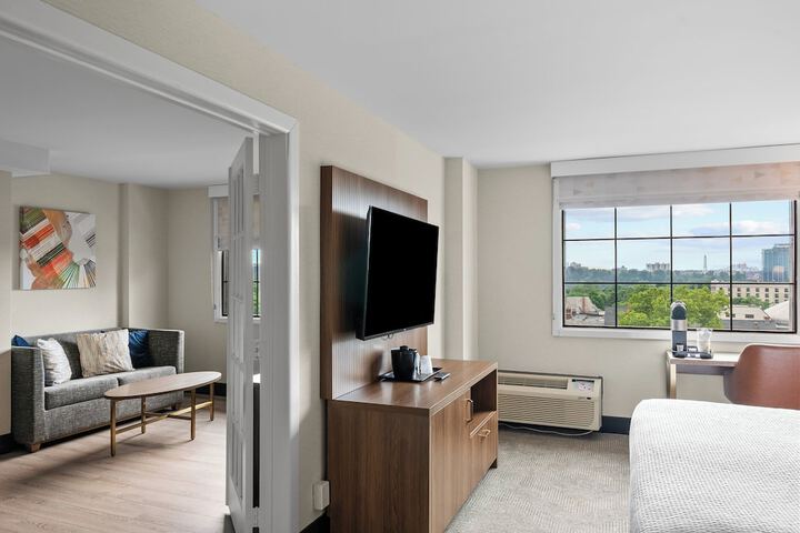 Holiday Inn Niagara Falls State Park Entry by IHG