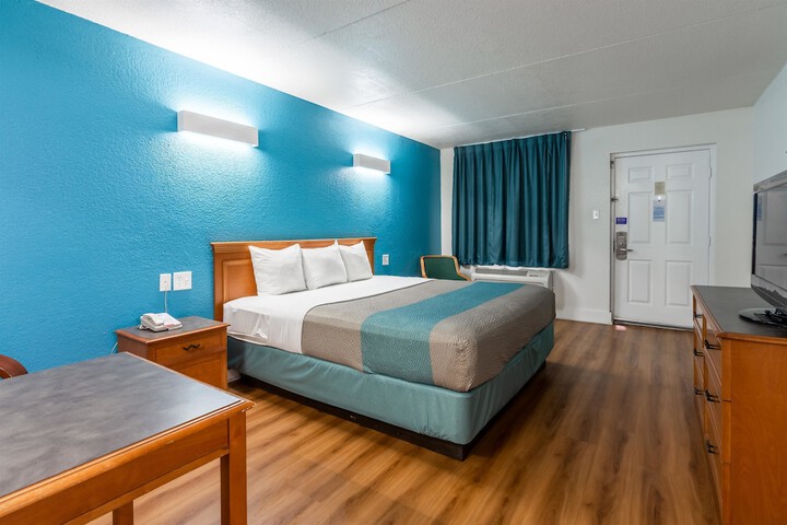 Room 21 of 48