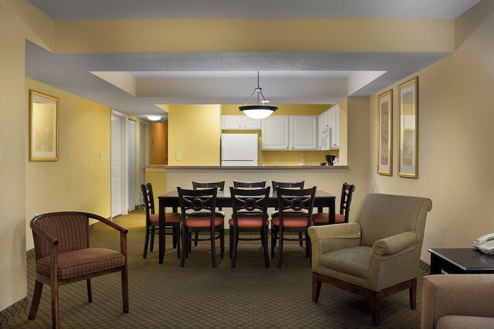 Room 33 of 64