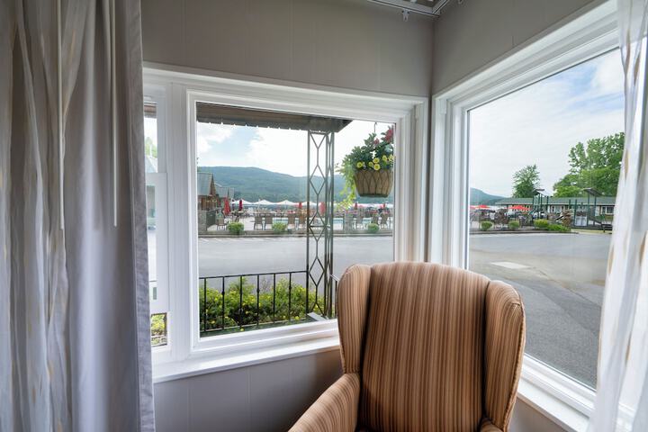 Scottys Lakeside Resort