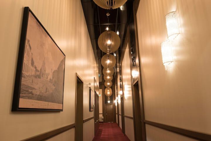Ballroom/Hall 31 of 31