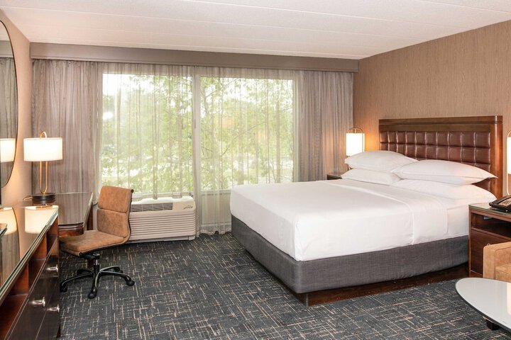 Room 30 of 77