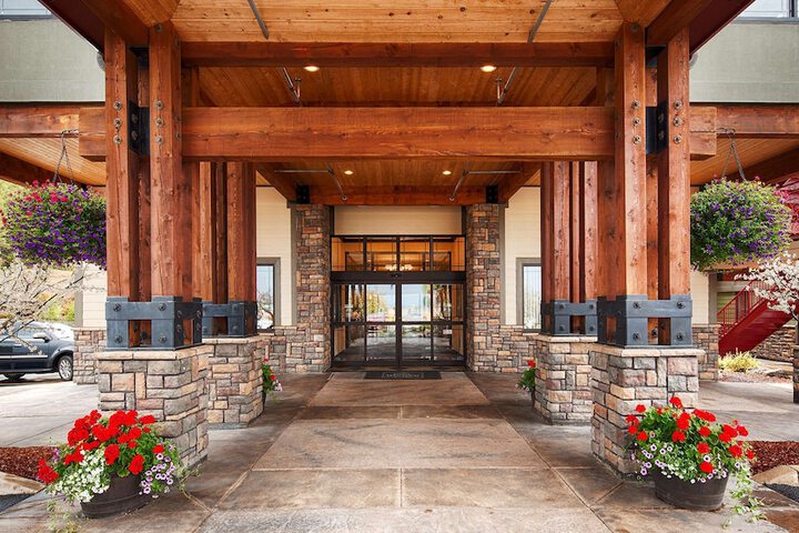 Best Western Plus Flathead Lake Inn & Suites