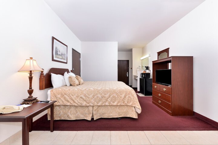 Room 27 of 33