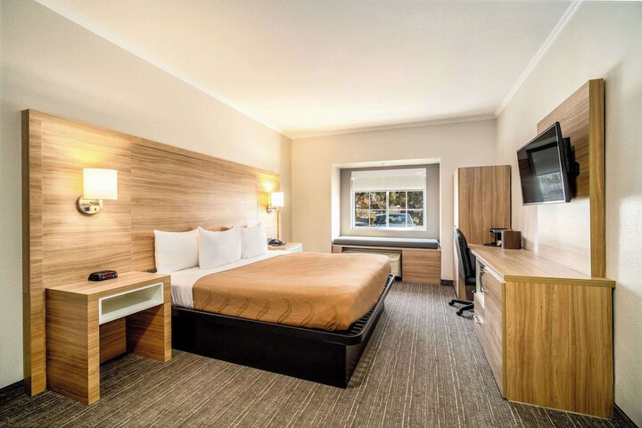 Room 22 of 28