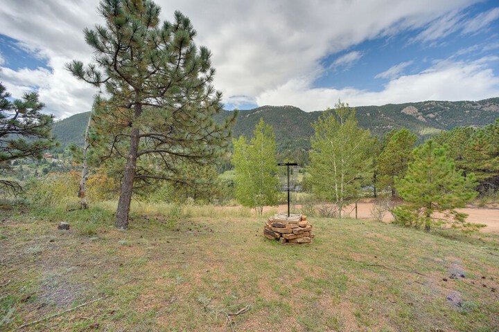 Homey Mtn View Escape: 11 Mi to Garden of the Gods