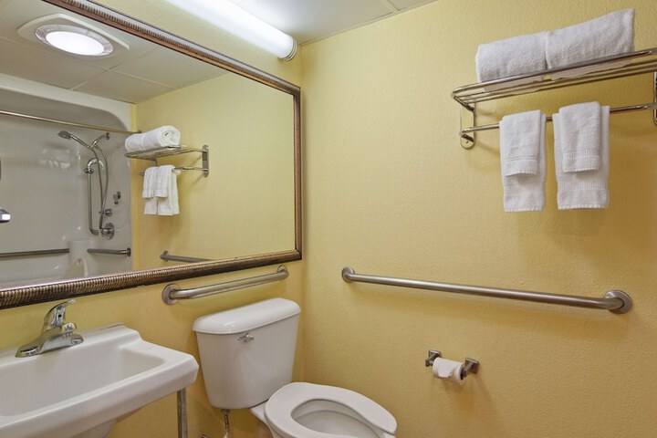 Best Western Ocean Sands Beach Resort