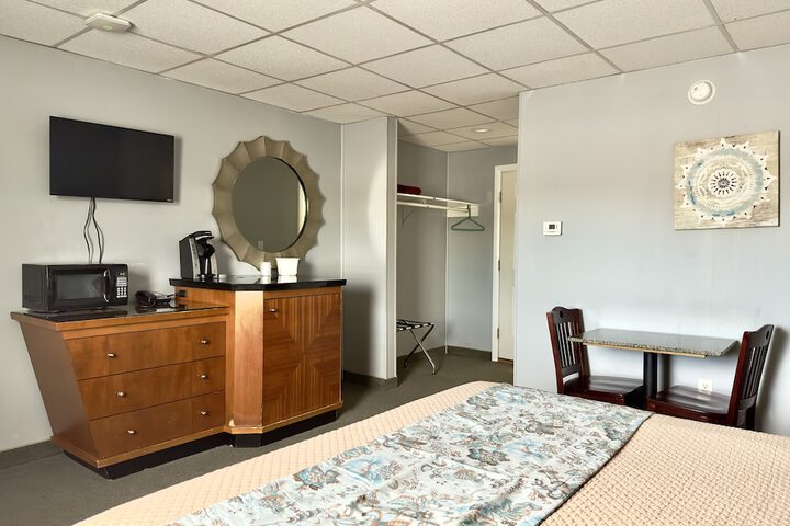 Room 15 of 35