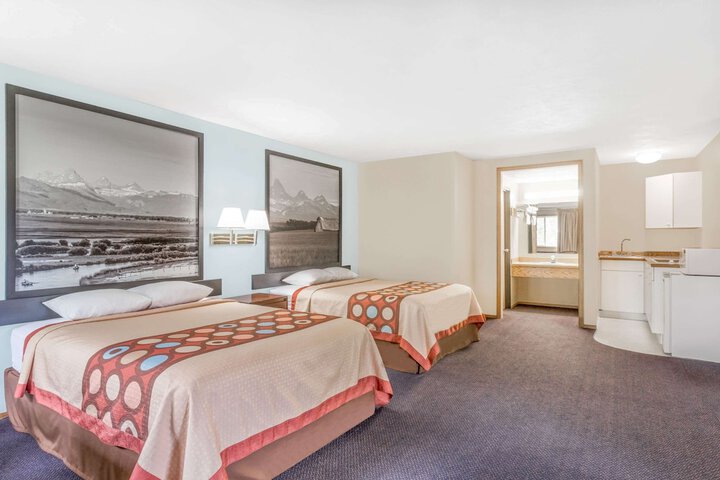 Room 11 of 30