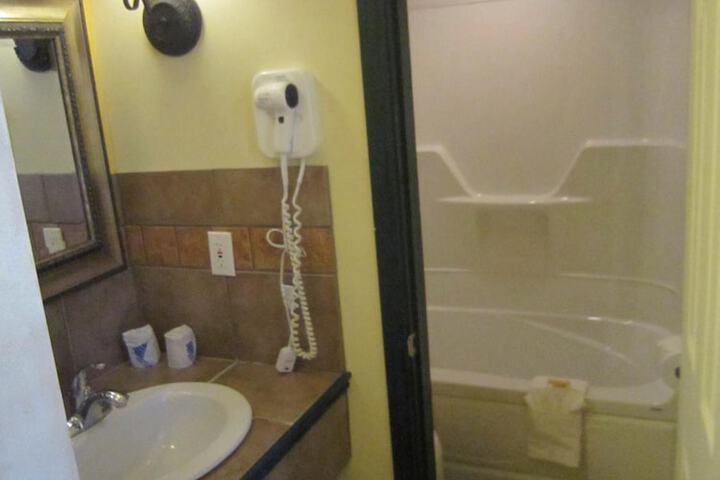 Room 9 of 31