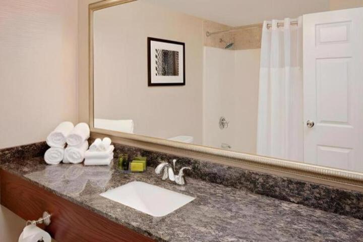 Westford Regency Inn & Conference Center