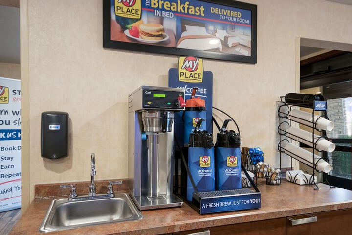 Breakfast/Coffee Service 48 of 52