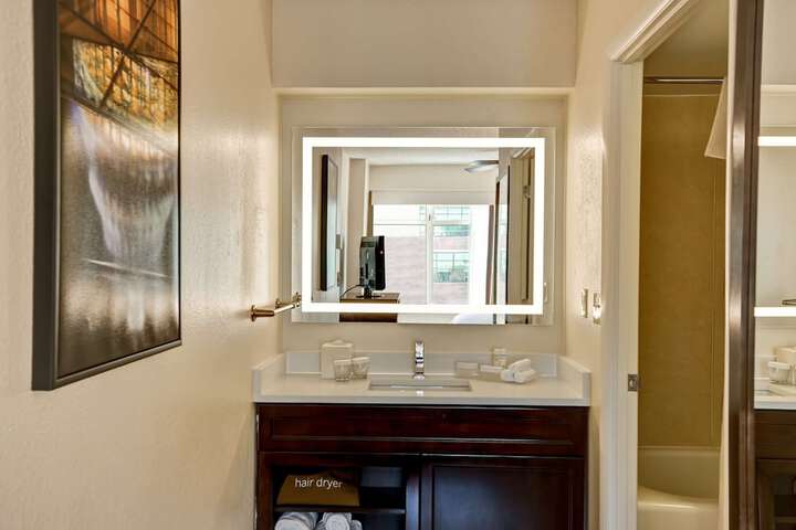 Room 25 of 53