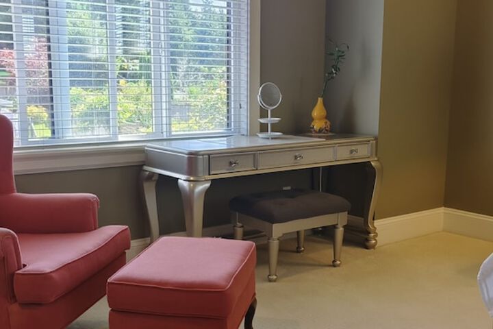 Room 6 of 74
