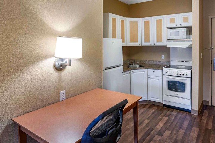 Room 15 of 30