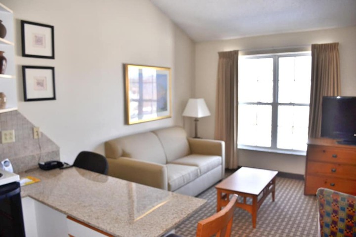 Room 16 of 37