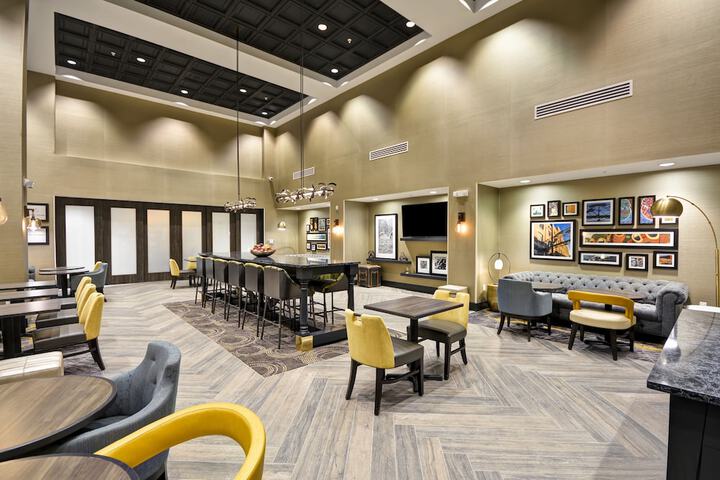 Hampton Inn & Suites Detroit / Warren