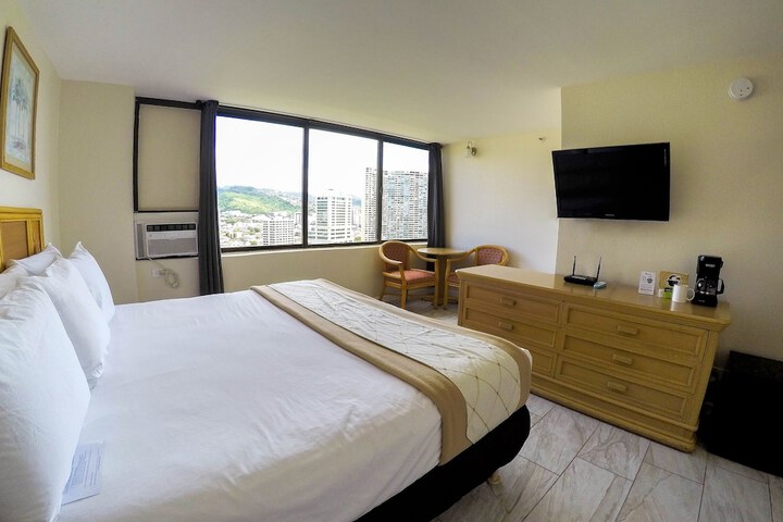 Room 13 of 21