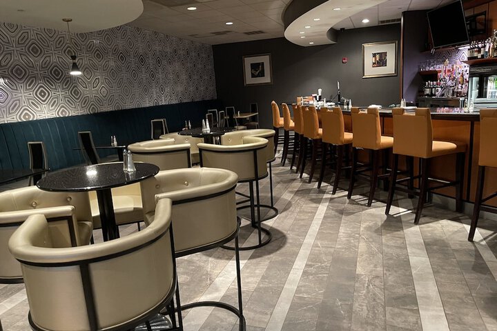 Lounge 59 of 64