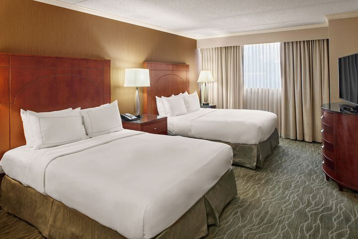 DoubleTree by Hilton Akron Fairlawn