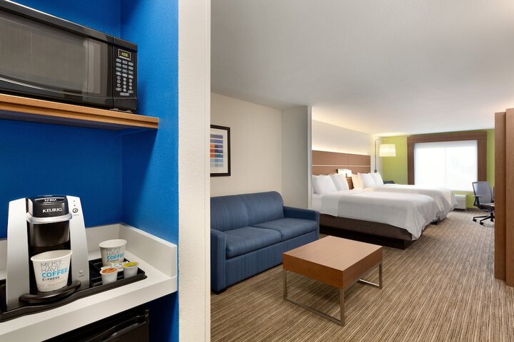 Room 28 of 53