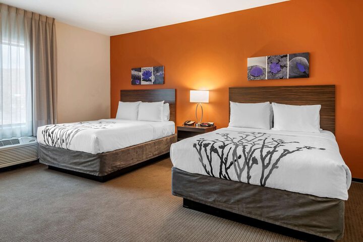 Room 25 of 46