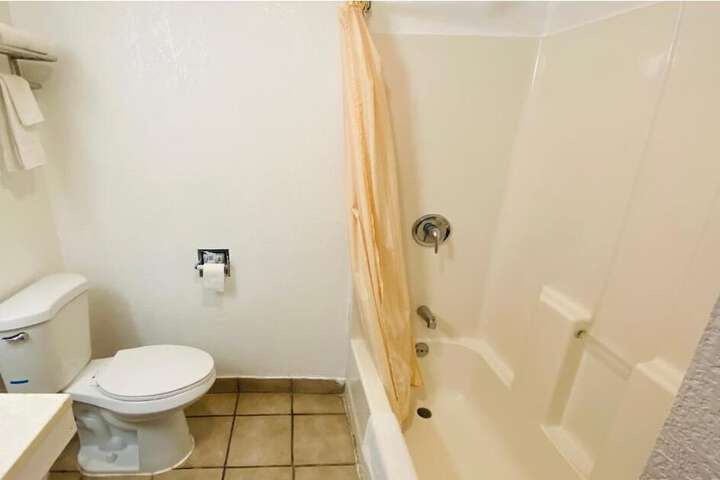 Room 2 of 7