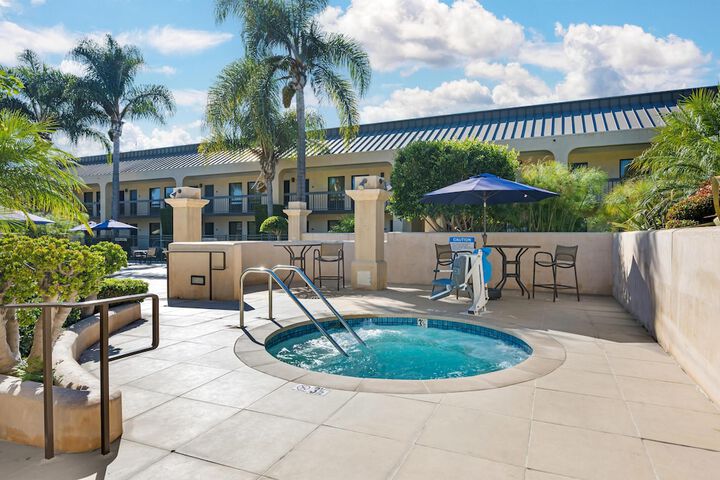 Best Western Plus South Coast Inn