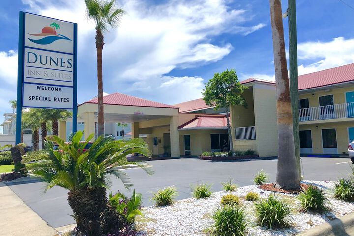 Dunes Inn & Suites