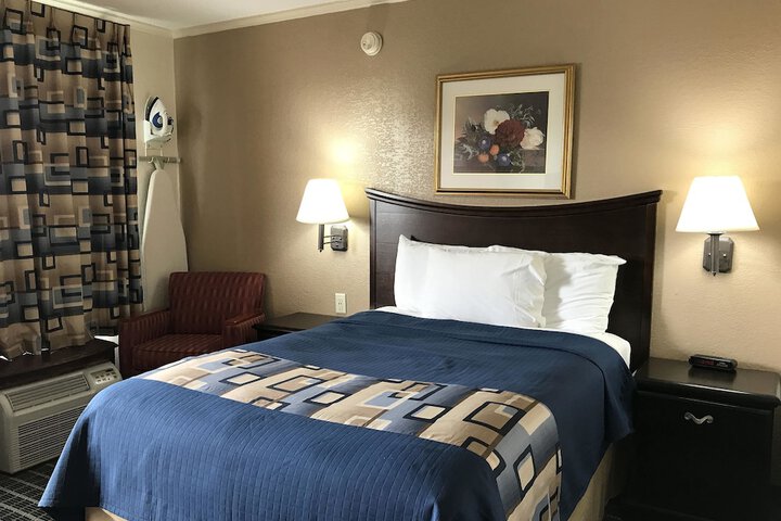 Room 10 of 17