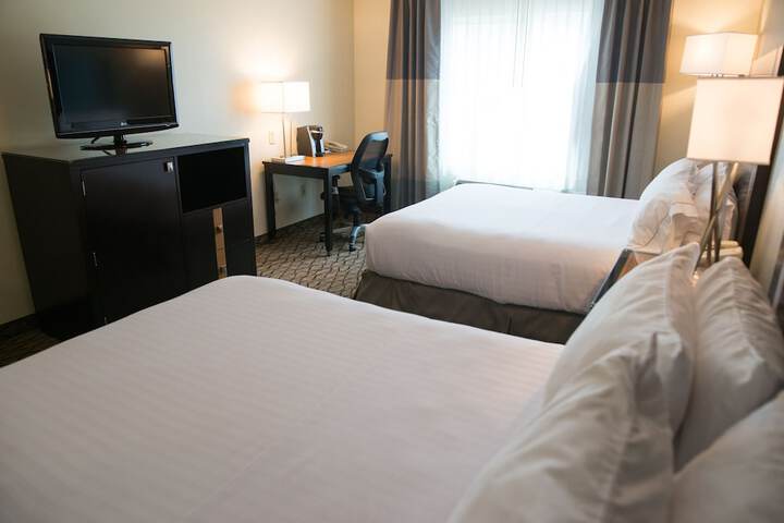 Holiday Inn Express Hotel & Suites Chanhassen by IHG