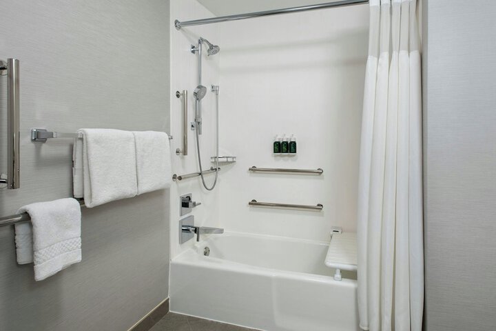 Courtyard by Marriott Silver Spring North / White Oak