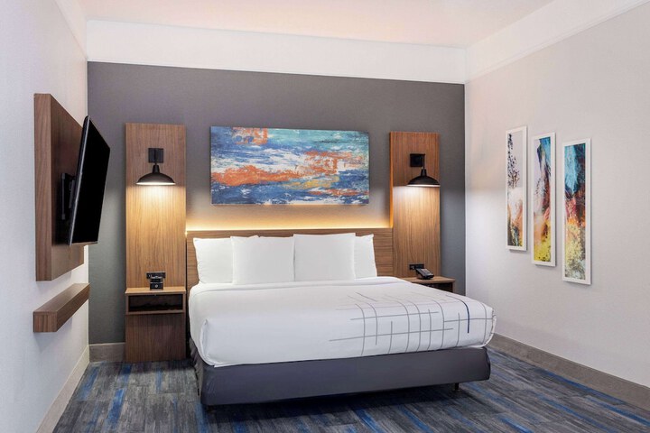Room 22 of 46