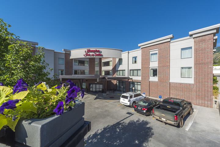 Hotel 2 of 83