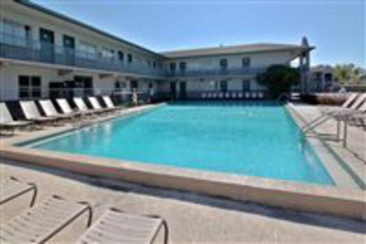 Super 8 by Wyndham Kissimmee