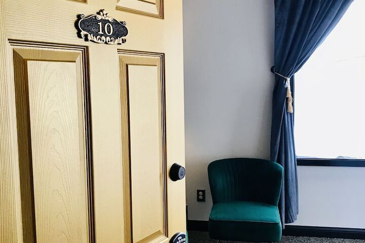 Room 42 of 92