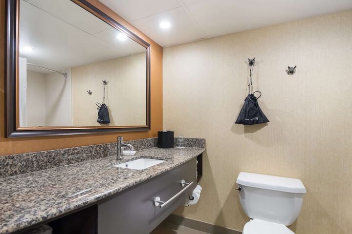 Room 10 of 26