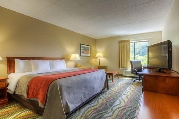 Room 14 of 33