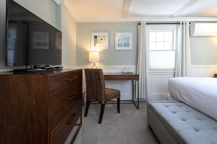 Room 40 of 64