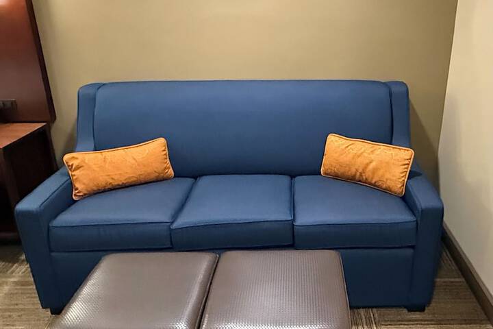 Giles Hotel Inn & Suites