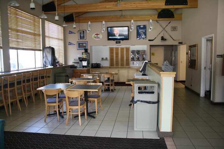 Dining 21 of 29