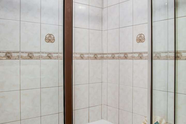 Room 45 of 102
