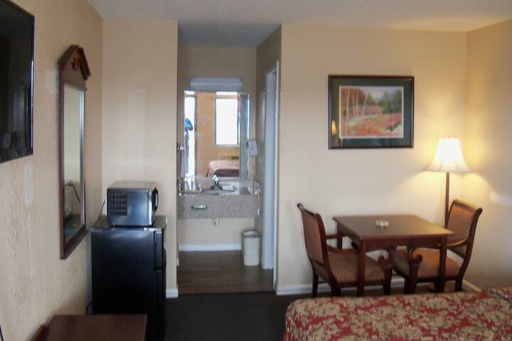 Room 52 of 68