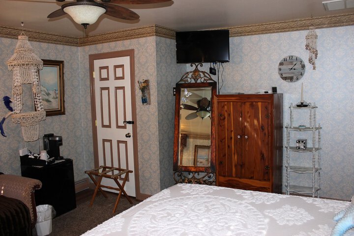 Room 48 of 69