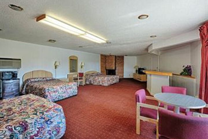Econo Lodge Central