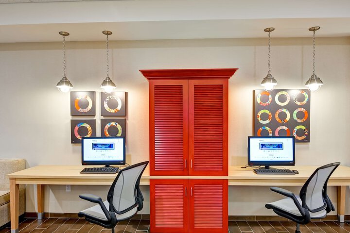 Business Center 39 of 39